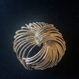 Monet 1960s Sheaf Cordelia Brooch Pin Signed Gold Tone 2"